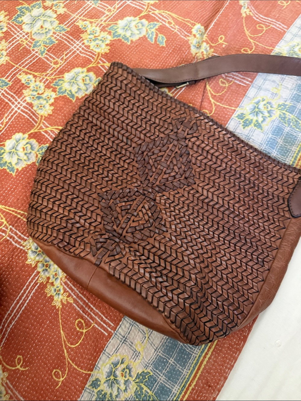 Medium Woven Brown Leather Shoulder Bag - Stylish Everyday Tote.